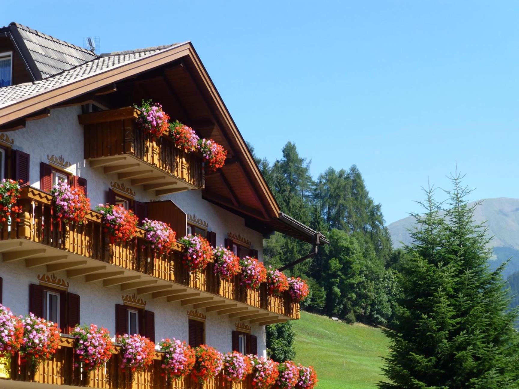 ドッビアーコ Garni Helfer Bed & Breakfast エクステリア 写真